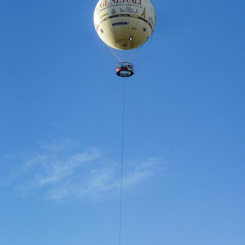 Sylvie ROSOVSKY : Montgolfière en plein Paris