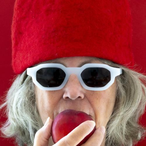 Laurent VERRIER - Femme à la nectarine